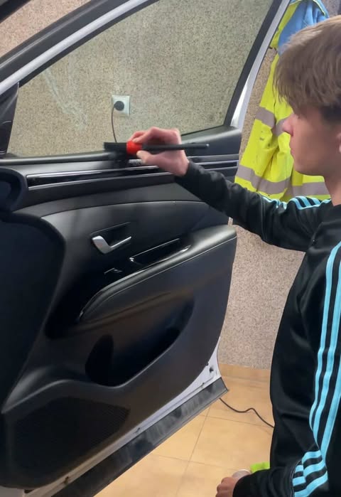 Čistenie tesnení dverí